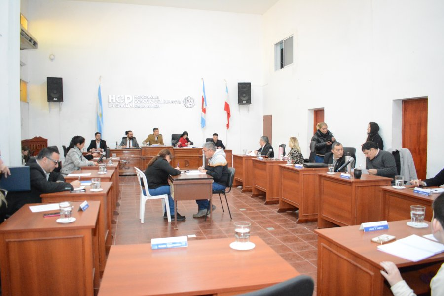 Ediles solicitan la revisión de sueldos de planes municipales que cobran $ 70.000