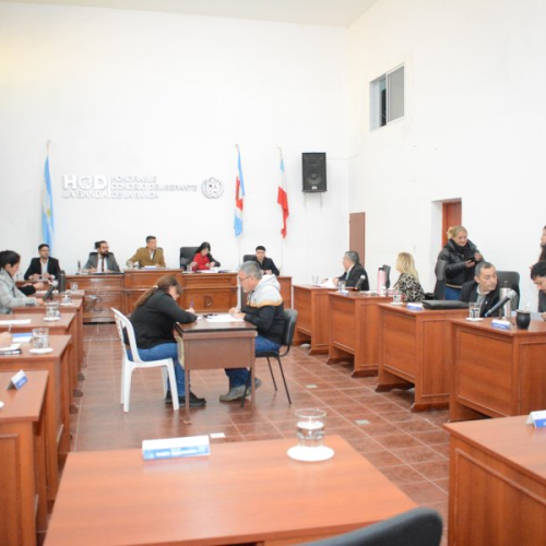 Ediles solicitan la revisión de sueldos de planes municipales que cobran $ 70.000